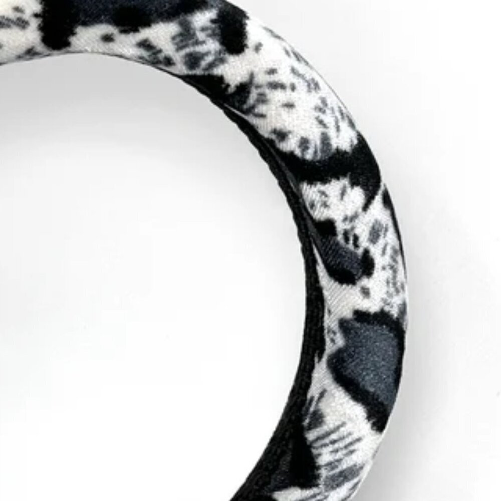 NWOT Magda Padded Grey Leopard Print Velvet Headband - Picture 2 of 7